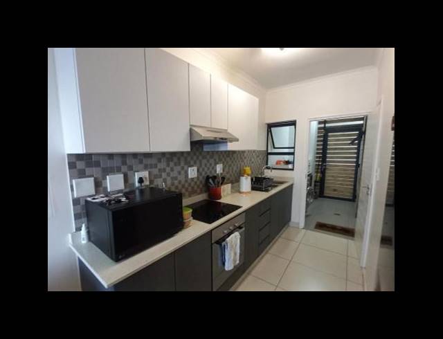 1 BEDROOM APARTMENT FOR SALE IN UMHLANGA RIDGE